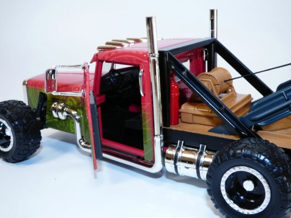 FAST & FURIOUS - Hobbs and Shaw Truck - 1:24 – Image 4
